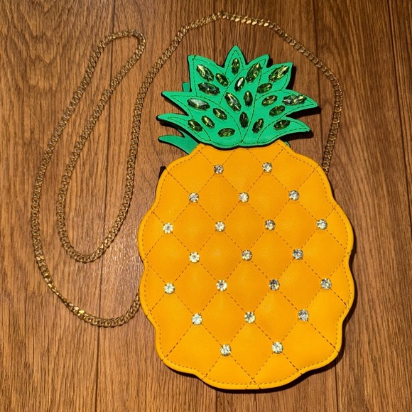 😍 Pineapple 💎JEWELS 💎 Crossbody Purse! HTF - Picture 2 of 9